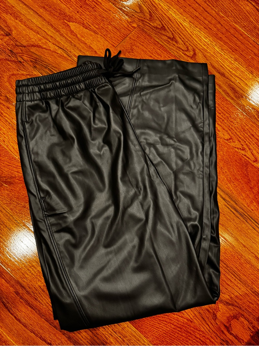 Beyond Yoga Faux Leather Wide Leg Pants Black S NWT $128 - Picture 3 of 5